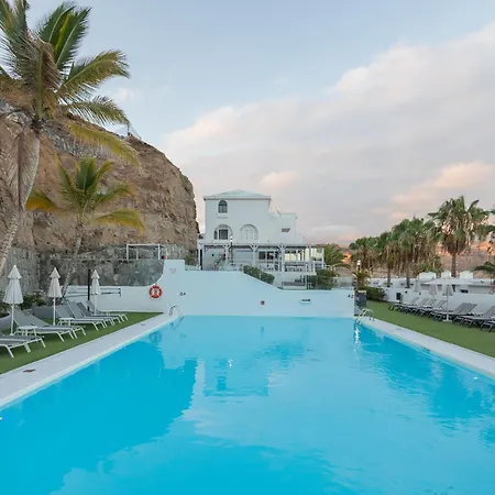 2br Terrace House - Pool & Solarium