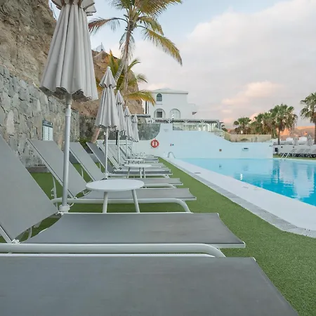 2br Private Terrace House-solarium & Pool Lägenhet *