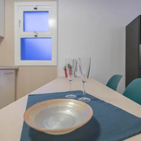 2br Private Terrace House-solarium & Pool